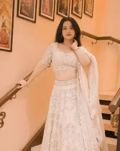 Escort Khanakul